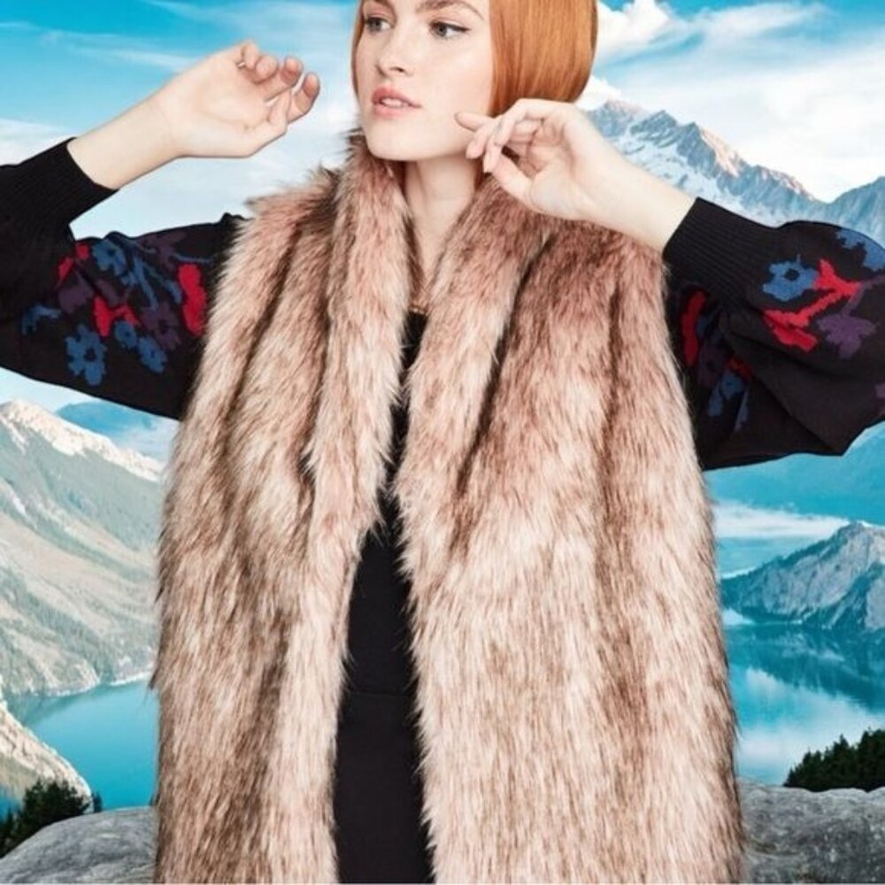 NEW BCBGeneration Open-Front Faux Fur Vest Cabincore Holiday Winter Travel L